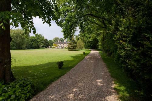 Vicarage House & Pool House