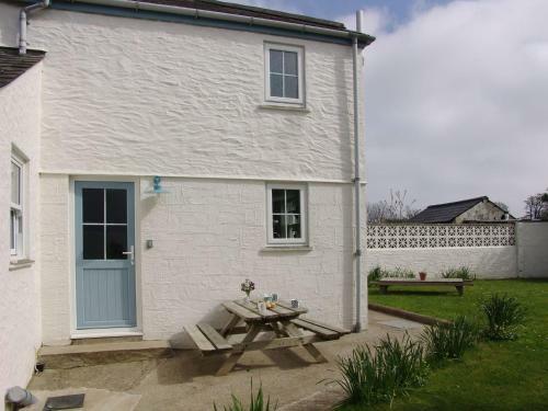 2 Trerise Cottage, Helston