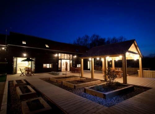 Lodge Creeksea Place Barns