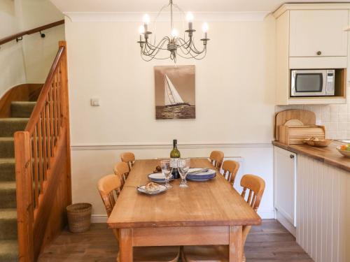 Honeysuckle Cottage, Kingsbridge