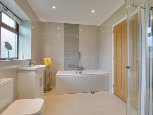 Holiday Home Bwthyn Rhos Gwaliau