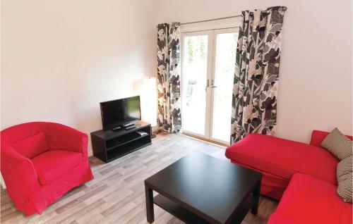 Holiday Home Hangvar Gullauser L�rbro