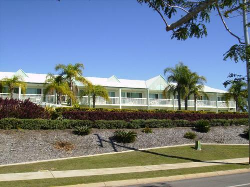 Reef Adventureland Motor Inn