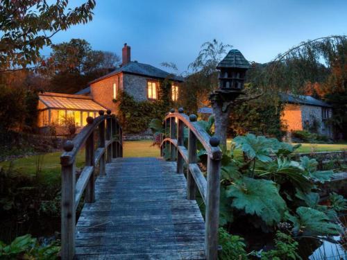 Holiday Home Hutchinghayes Farmhouse