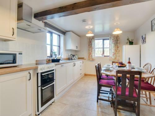 Holiday Home Yr Hendre