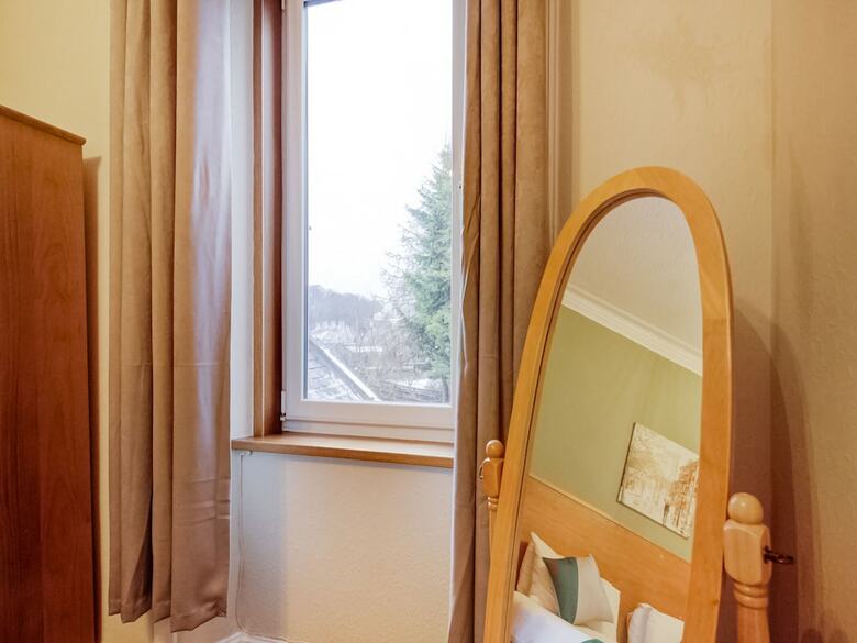 Hostal Oyo Eastbank Hotel