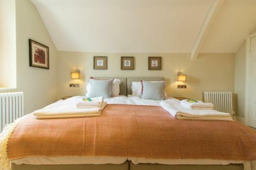 Stocklinch Villa Sleeps 14 Wifi