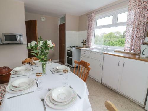 1 Westcroft Cottage, Stonehouse