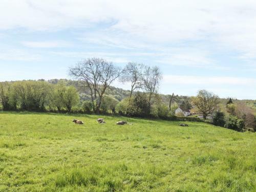 1 Westcroft Cottage, Stonehouse