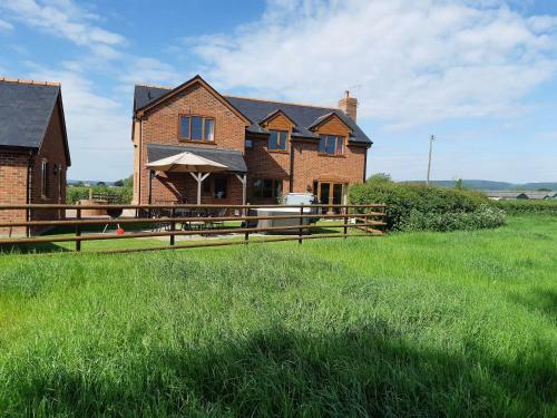 Brook Cottage, Westbury-on-severn