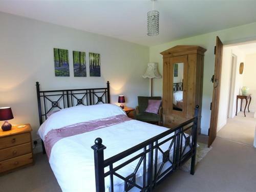Rose Tree Cottage, Westbury On Severn