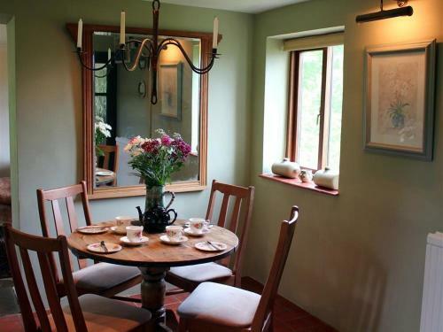 Rose Tree Cottage, Westbury On Severn