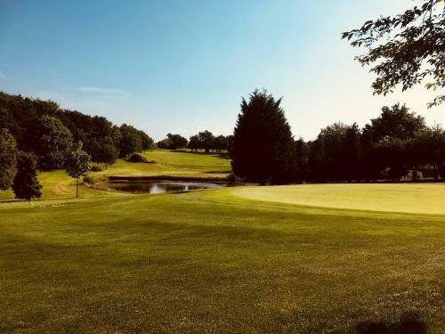 Apartamento Sapey Golf & Country Club