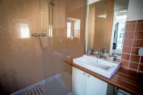 Waters Edge Holiday Apartments