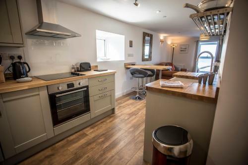Waters Edge Holiday Apartments