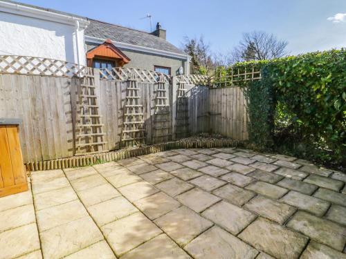 2 Tan Y Marian Uchaf, Benllech