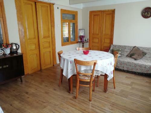Hostal Guest House Mebo