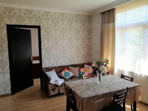 Hostal Guest House Mebo
