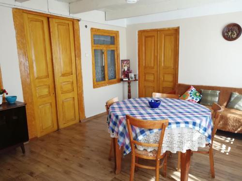Hostal Guest House Mebo
