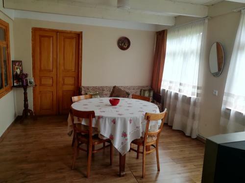 Hostal Guest House Mebo
