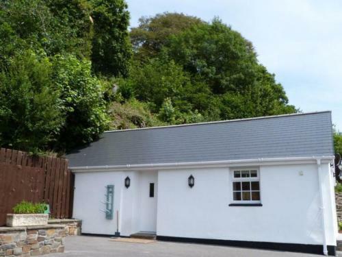 Holiday Home Cysgod Y Coed