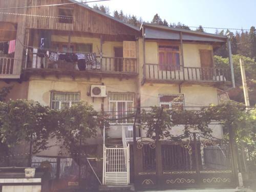 Hostal Thorely's Guest House