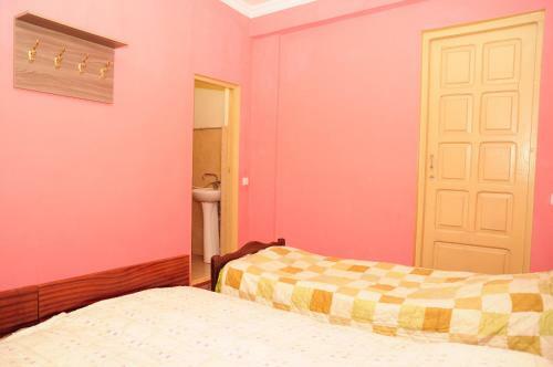 Hostal Hotel Natia