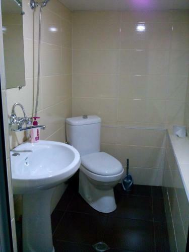 Hostal Apartment On Erekle 25a