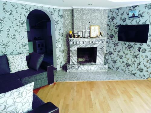 Hostal Lomis Mta