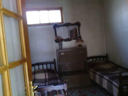 Hostal Zura Guest House