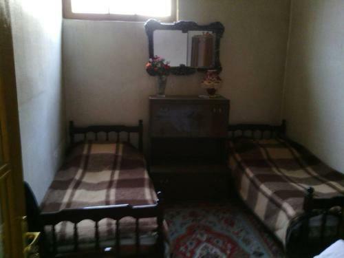 Hostal Zura Guest House