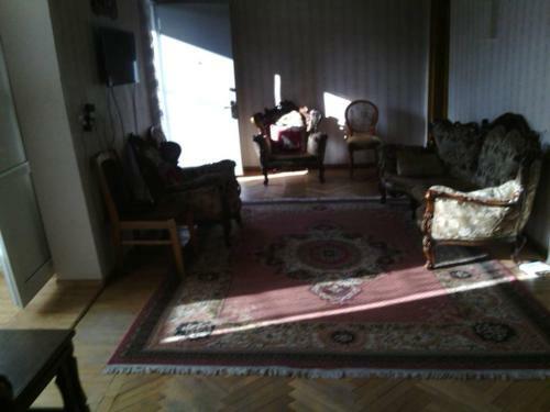 Hostal Zura Guest House