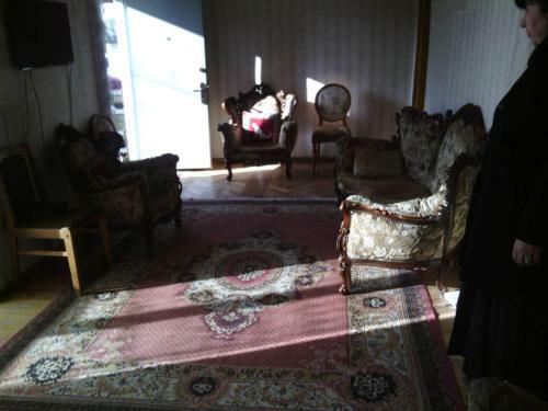 Hostal Zura Guest House