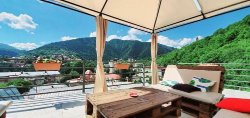 Hostal Borjomi Inn