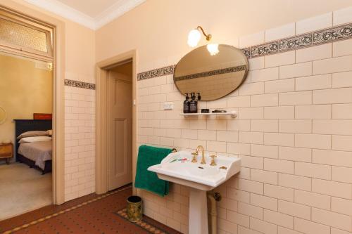 Apartamentos Madeline - Beyond A Room