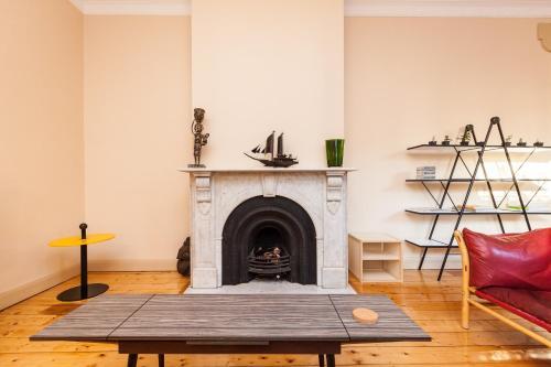 Apartamentos Madeline - Beyond A Room