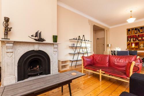 Apartamentos Madeline - Beyond A Room