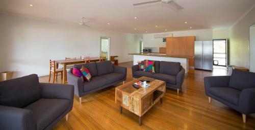 Apollo Jewel Beachfront Apartments