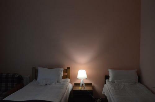 Hostal Garbani Gardens