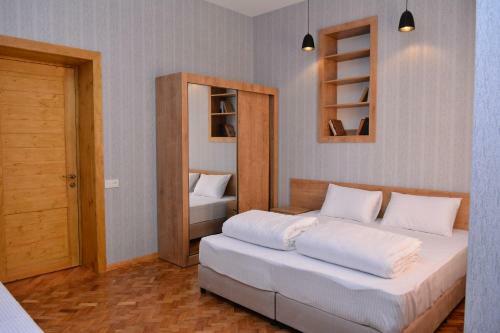 Hotel Smith"s House Surami