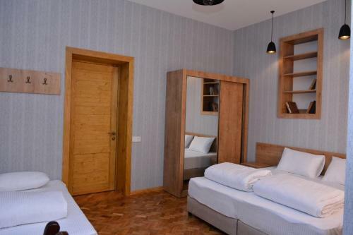 Hotel Smith"s House Surami