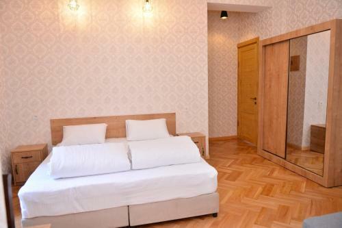 Hotel Smith"s House Surami