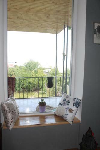 Hostal L House
