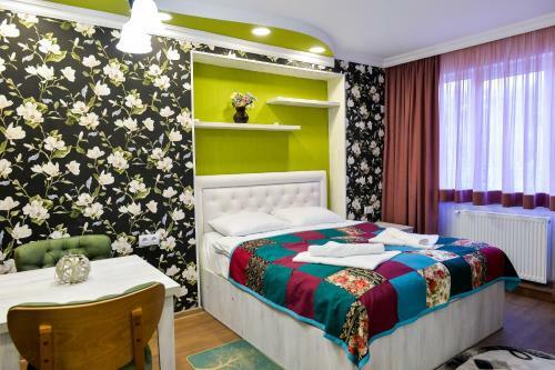 Hostel Look
