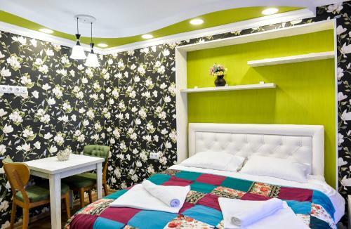 Hostel Look