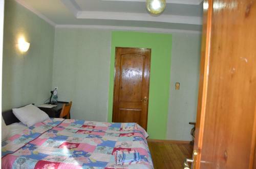 Hostal Friends House In Qd
