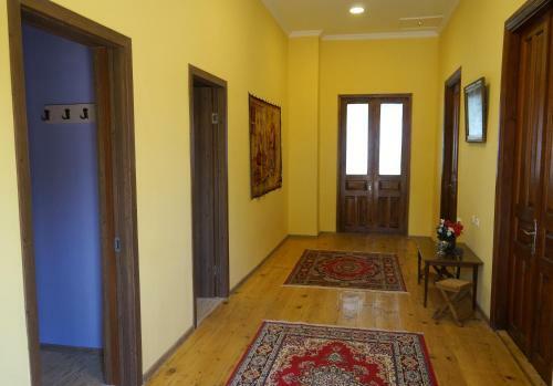 Hostal Mimino Guest House