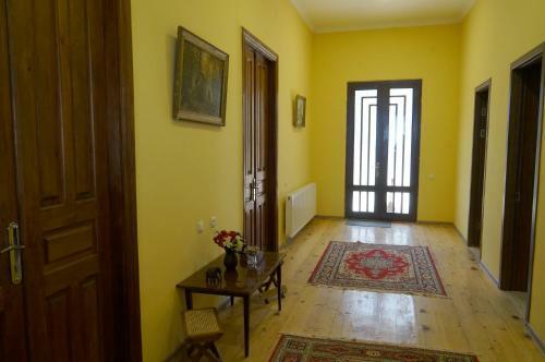 Hostal Mimino Guest House