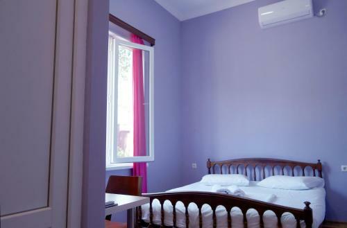 Hostal Mimino Guest House