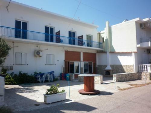 Hostal Akri Rooms